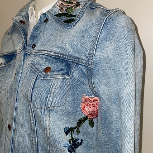 Anthropologie OLIVACEOUS Floral Embroidered Jean Jacket. Size Medium. Cotton. - Picture 5 of 13